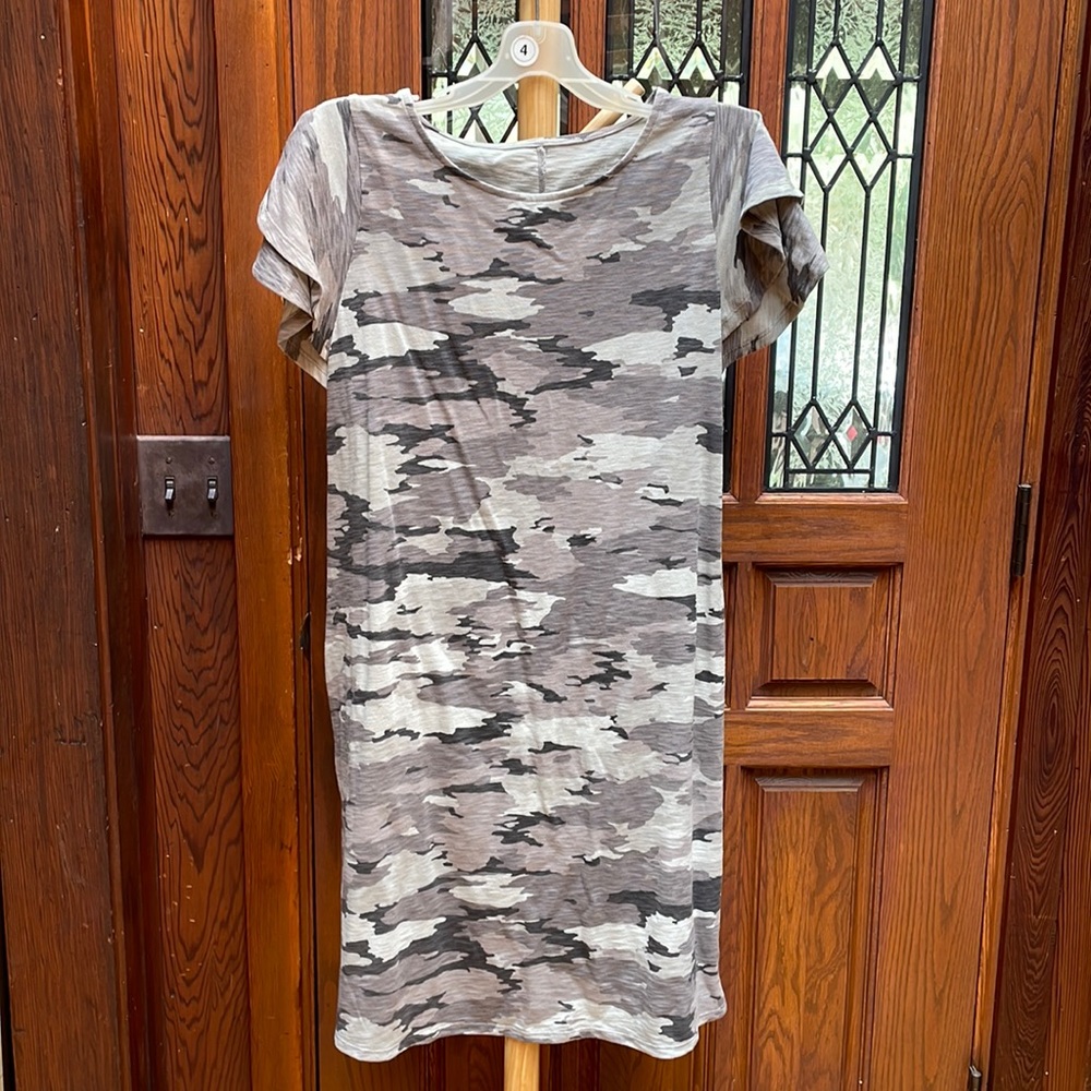 BNWT Isabel maternity camouflage gray dress, size small - Picture 2 of 7